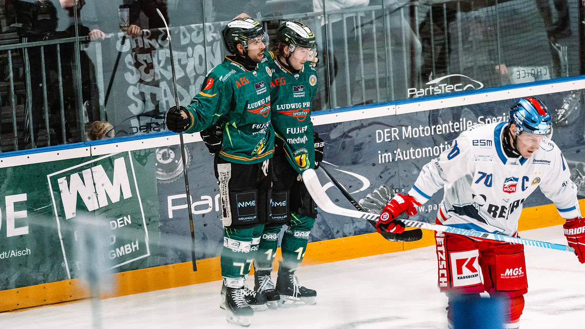 Jubelnde Spieler der Höchstadt Alligators nach einem Tor