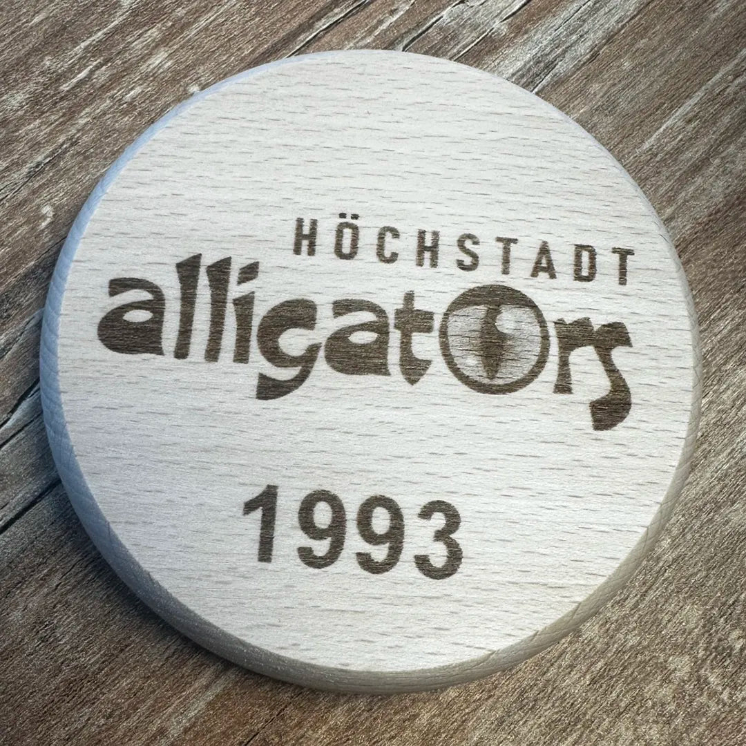 Bierkrugdeckel aus Holz mit Alligators Logo